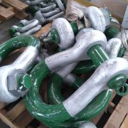 bow-shackle-with-safety-bolt-green-pin